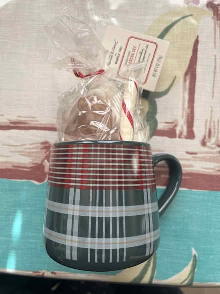 Photo of free Mug & cocoa gift set (Willow Glen) #1
