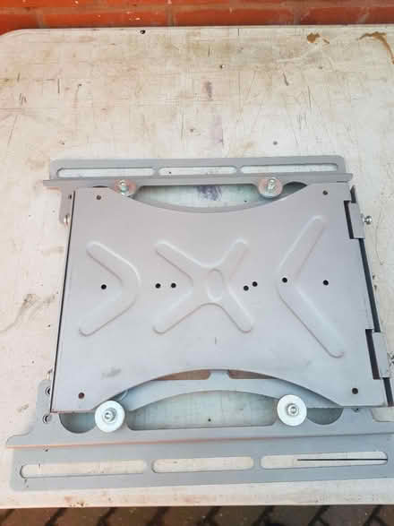 Photo of free Large tv wall mounting bracket (Mansfield Ng18) #1