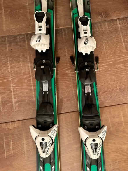 Photo of free Skis (Canonbury N1) #2