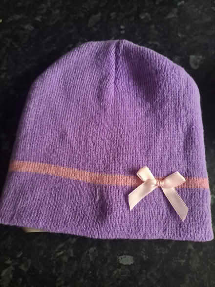 Photo of free Child's Hat & glove set (Emsworth PO10) #1