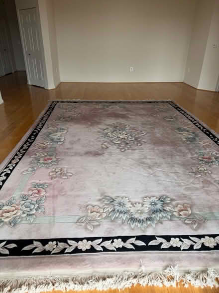 Photo of free Large area rug (Leisure World 20906) #1