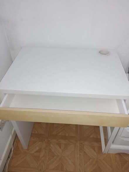 Photo of free White desk with a drawer (Greenstead CO4) #1