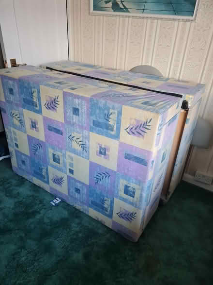 Photo of free 4'6" dbl bed base & headboard (CT6) #4