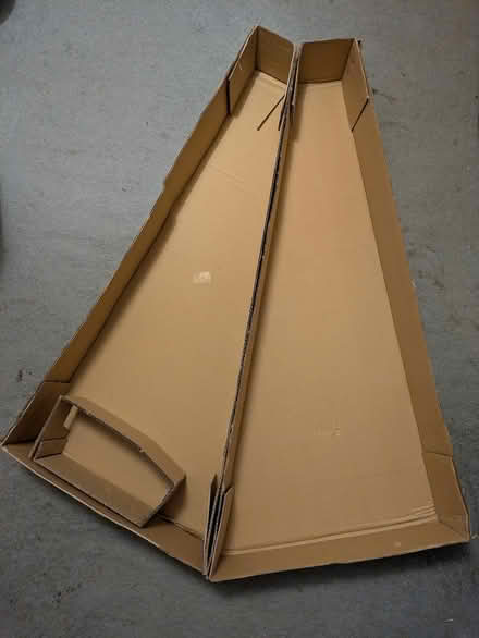 Photo of free Cardboard box, guitar size (Grantham) #2