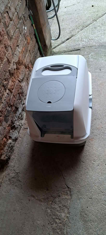 Photo of free Hooded cat litter tray (Presteigne LD8) #1