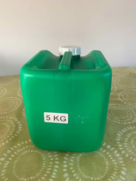 Photo of free 5L/kg container, screw lid (Packsaddle BA11) #1