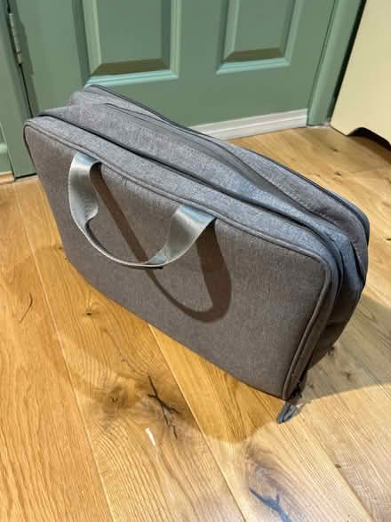 Photo of free Zinz Slim and expandable Laptop Case. Good condition. (Southsea PO4) #4