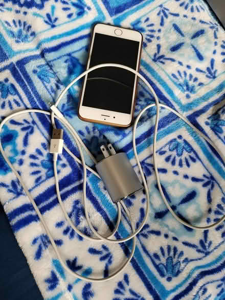 Photo of free IPhone 6S (See Post Notes) (Los Altos Hills, CA) #1