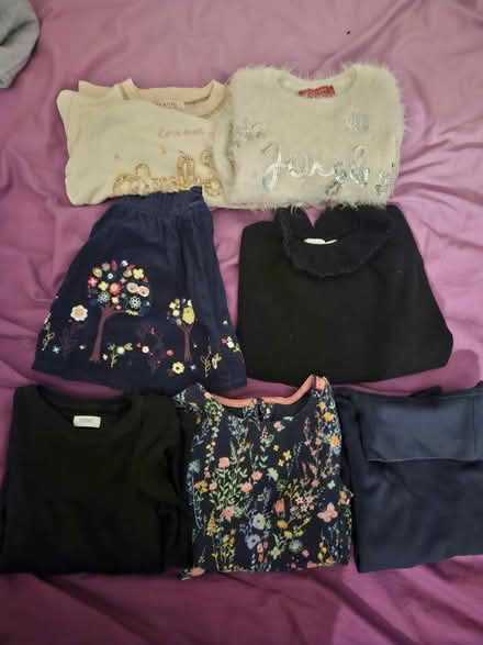 Photo of free Girls clothes 4-5 years (CR0) #1