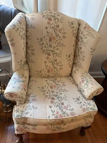 Photo of free Chairs (Hartsdale) #1