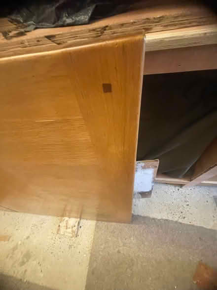 Photo of free Oak Kitchen table 1800 x 900 which extends to 2.2m approx. (North Cheam KT4) #1