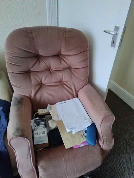 Photo of free Lazy boy (Bedfotd mk42) #1