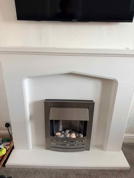 Photo of free Electric Fire & surround (Letchworth) #1