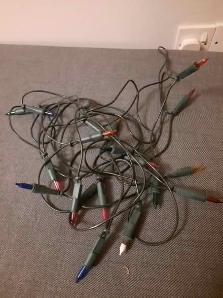 Photo of free 20 simple coloured Christmas lights (Desford LE9) #1