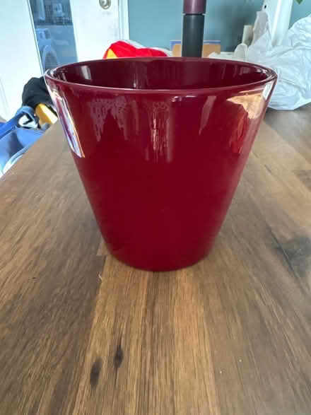 Photo of free Red plant pot (Harringay Green Lanes N4) #1