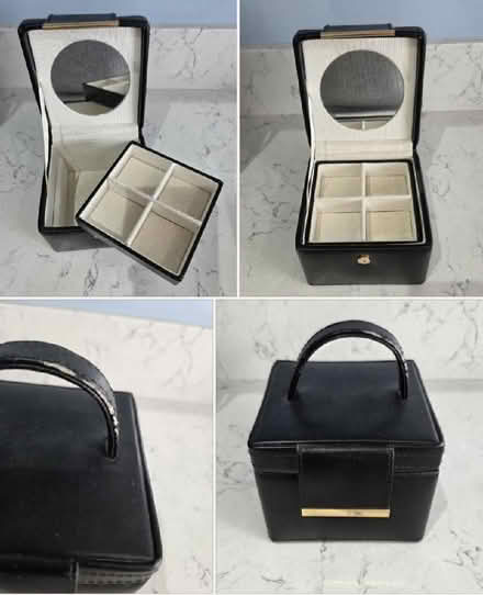 Photo of free Small travel jewellery case (Little Heath RG31) #1