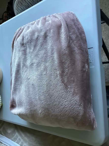 Photo of free King size velvet soft bottom sheet (Bearwood BH11) #1