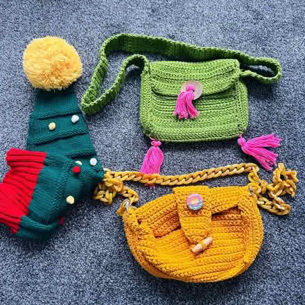 Photo of free Hands knitted items (SM4) #1