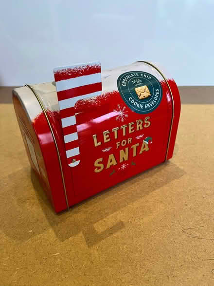 Photo of free Christmas tin (Hillcliffe WA4) #1