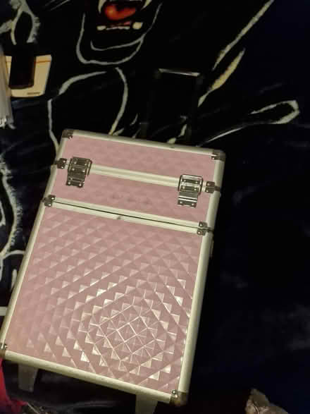 Photo of free Make up case (Preston PR2) #2