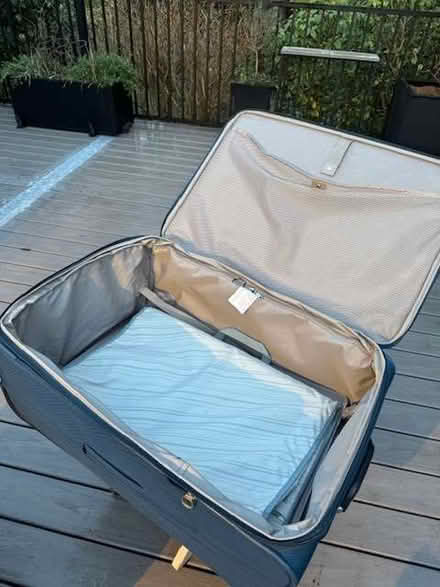 Photo of free Samsonite Luggage (West Byfleet KT15) #4