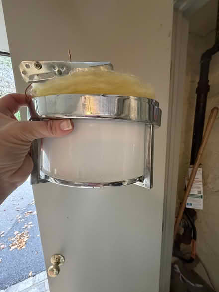 Photo of free Light fixture (Yonkers/Cedar Knolls) #2