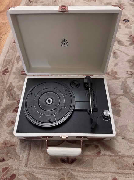 Photo of free Record Player (Ellesmere Port CH1) #1