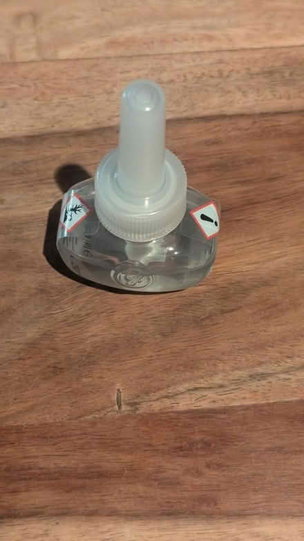 Photo of free Glade Sandalwood & Jasmine Refill (Selsdon) #1