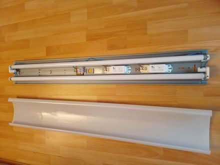 Photo of free light fitting with 2 tubes (Warstock B14) #2