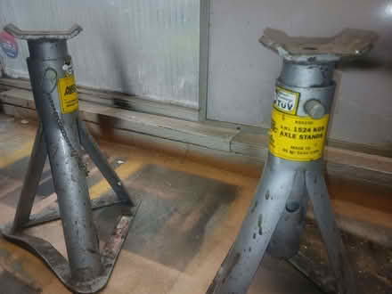 Photo of free Car jack and stands (Monks Orchard BR3) #3