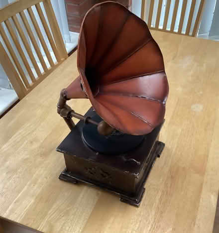 Photo of free Gramophone ornament (Croxteth L12) #1