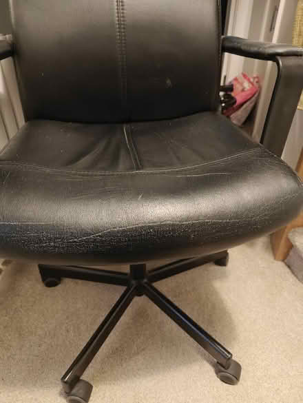 Photo of free Office swivel chair with adjustable height (Hill Head PO14) #4
