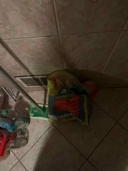 Photo of free Bag of toiletries (07039) #4