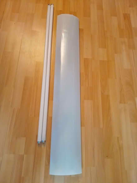 Photo of free light fitting with 2 tubes (Warstock B14) #1