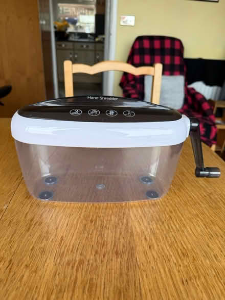 Photo of free Manual Paper Shredder (Wincobank S9) #1