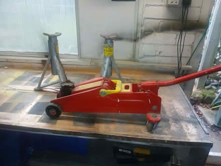 Photo of free Car jack and stands (Monks Orchard BR3) #1