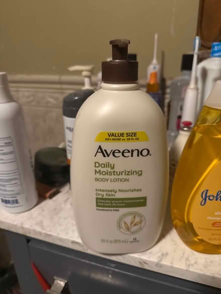 Photo of free Bag of toiletries (07039) #3