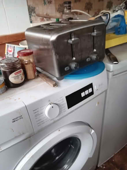 Photo of free 4 slice electric toaster (Knaresborough HG5) #2