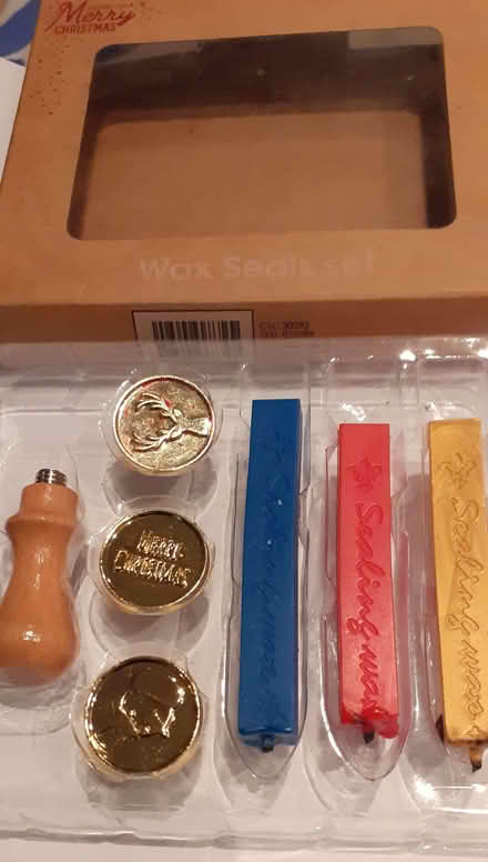 Photo of free Seal set (Beulah Hill CR7) #1