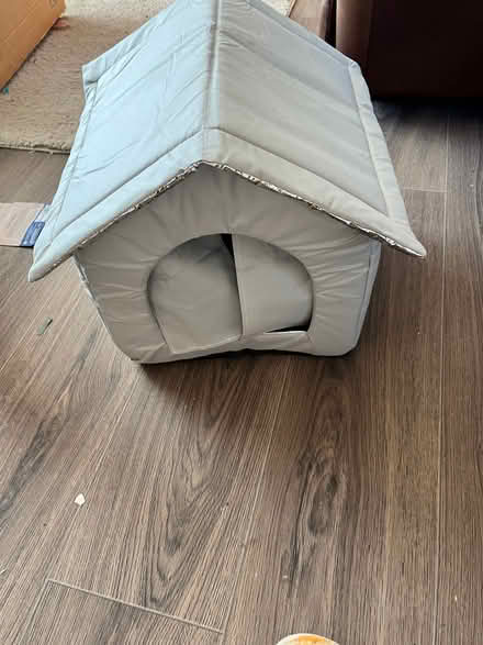 Photo of free Cat house (Hailsham BN27) #1