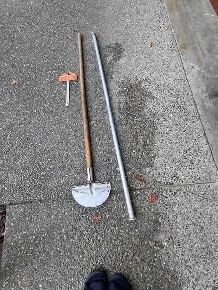 Photo of free Edger/miter gauge/rod (Juanita (Kirkland)) #1