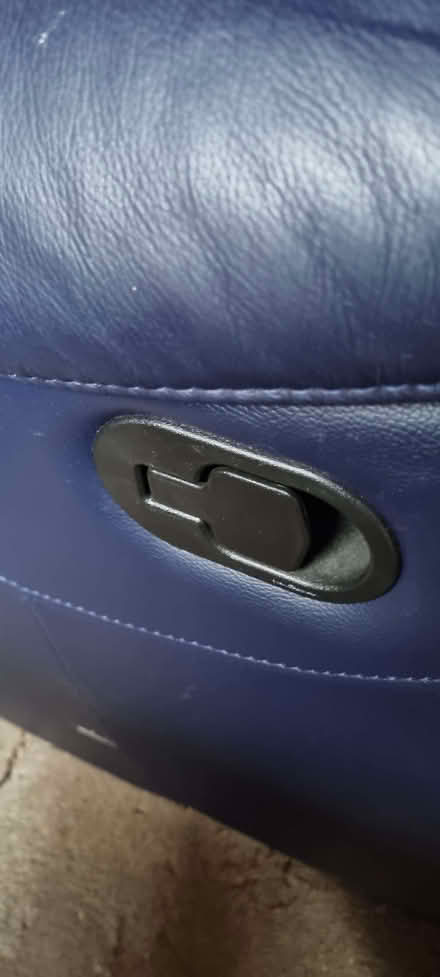Photo of free Dark Blue 2 Seater Leather Recliner (Ravensbourne BR1) #4