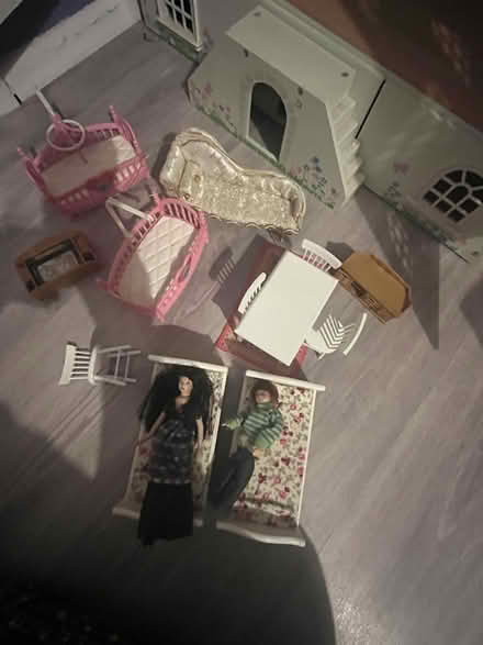 Photo of free Dolls house (Southborough BR2) #4