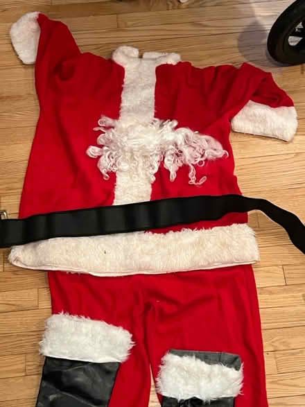 Photo of free Santa Claus outfit (no hat) (Rock creek hills) #3
