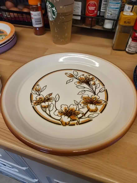 Photo of free Dinner set (L8) #3