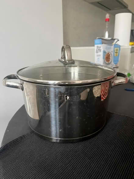 Photo of free Large cooking pot & bean bag (Angel N1 7FF) #3