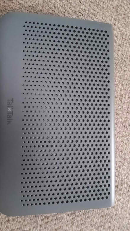 Photo of free Wi fi router (Hayes UB4) #2