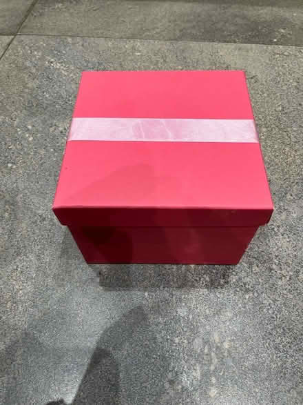 Photo of free Pink giftBox (Ware SG12) #1