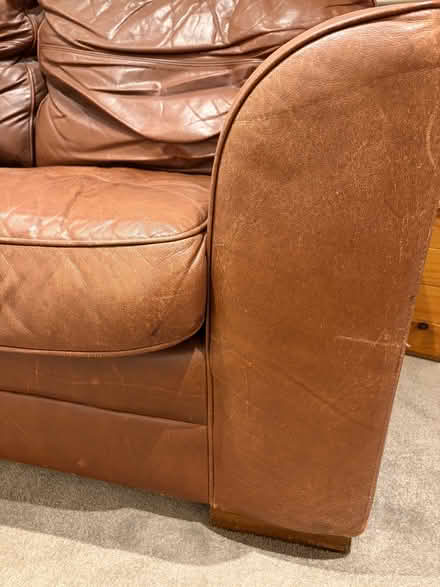 Photo of free Leather sofa (Surbiton KT6) #4