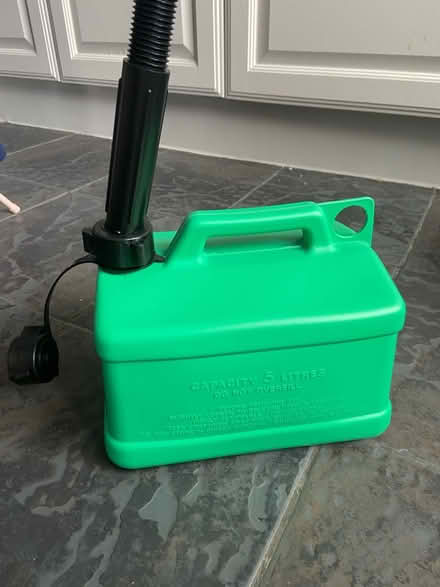 Photo of free Petrol can / Jerry can 5 litres (Chingford E4) #1